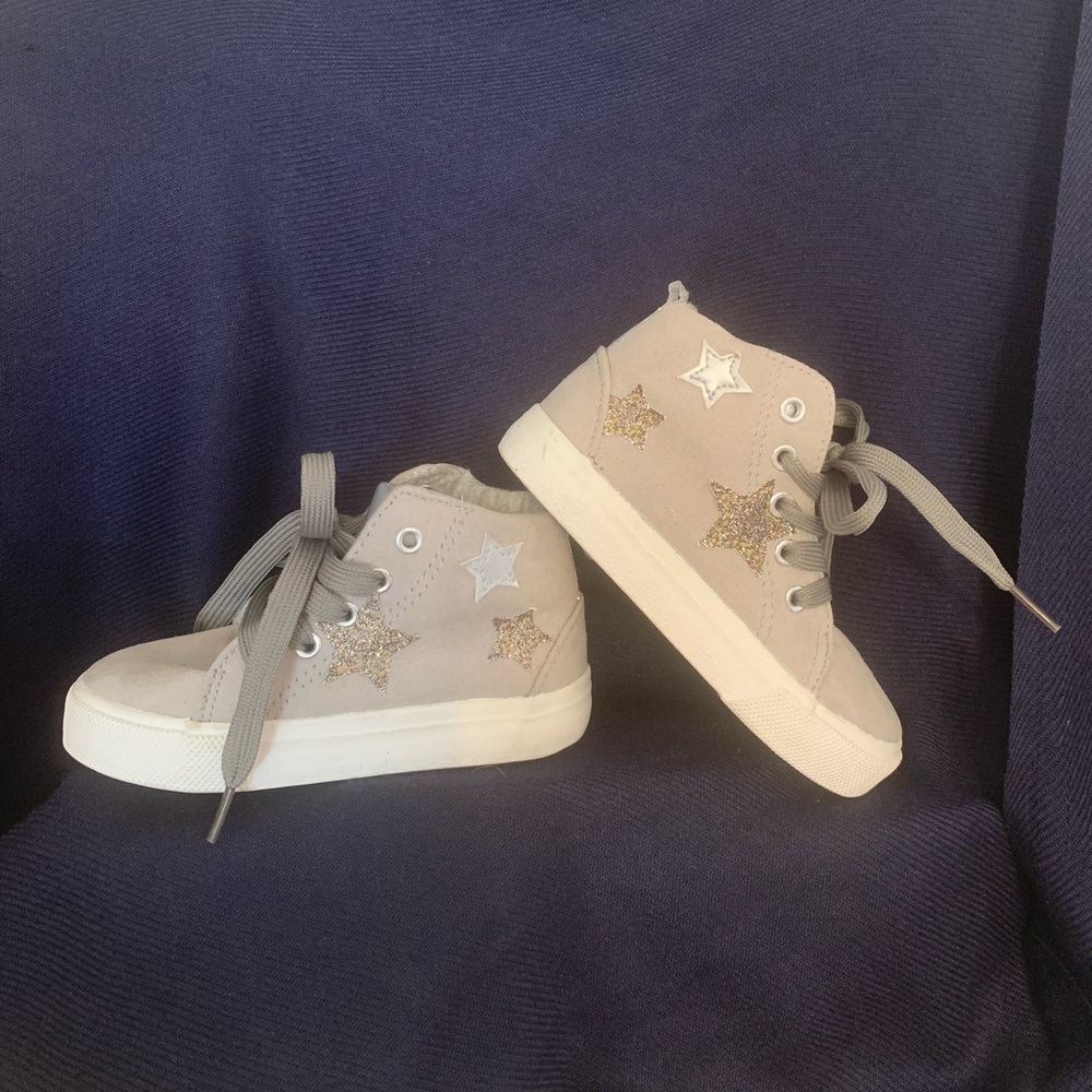 🤎NWT High Top Shoes